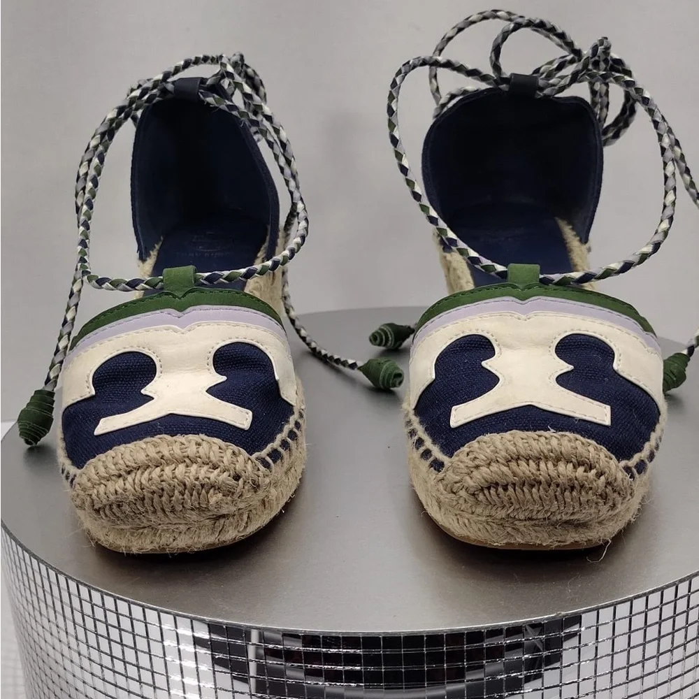 Tory Stylish Espadrille Flats with Lace-Up size 5 pre owned Exellent condition
